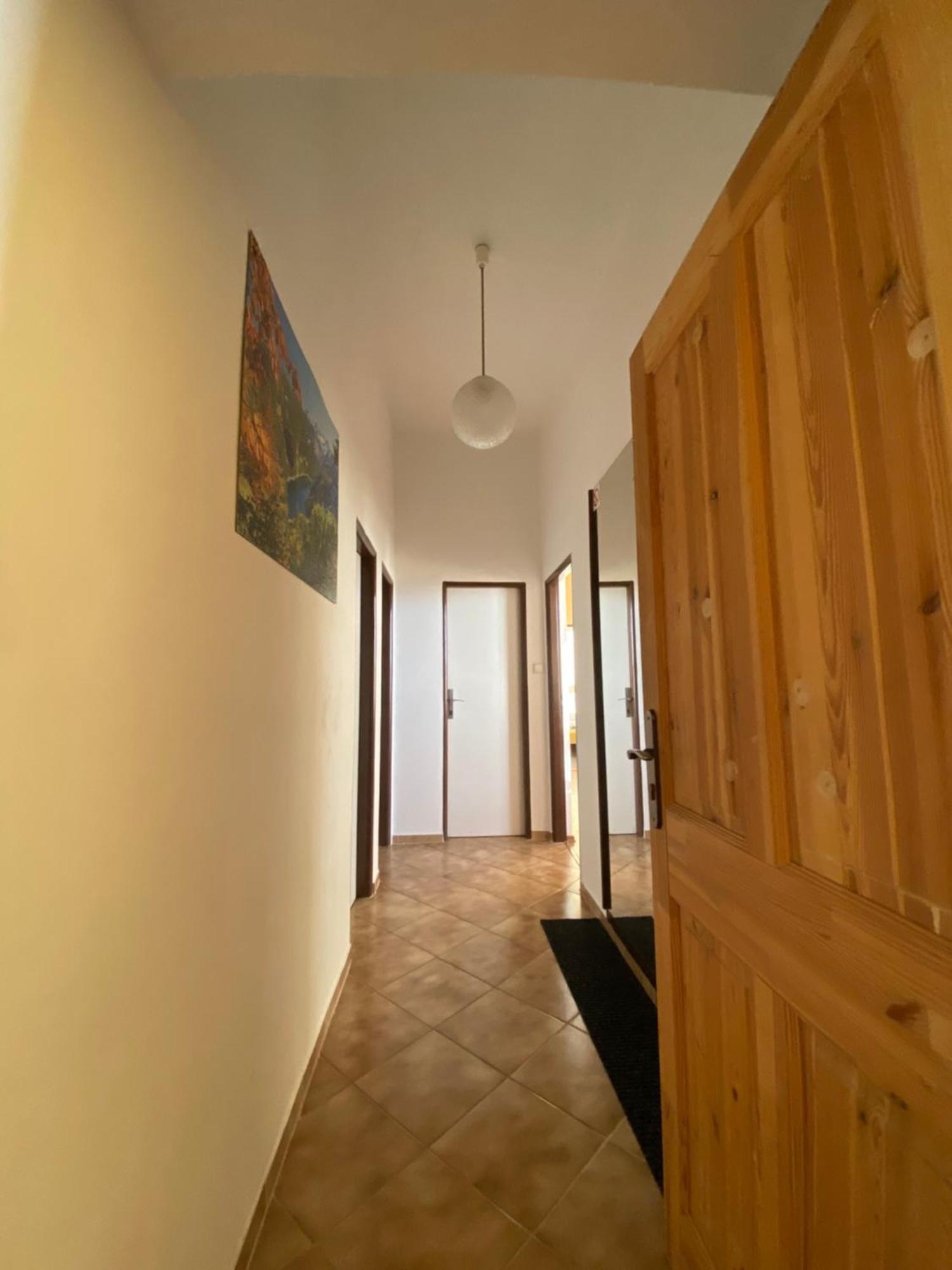 Appartement Apartman Na Bohdasine à Červený Kostelec Extérieur photo